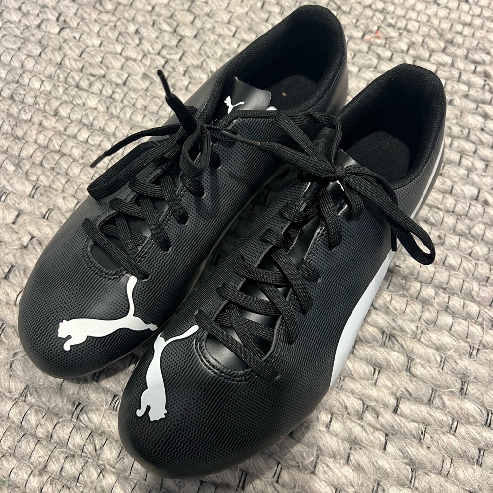 Puma Men's Black and White Athletic Shoes